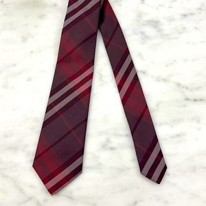 Men’s classic Burberry Neck Tie